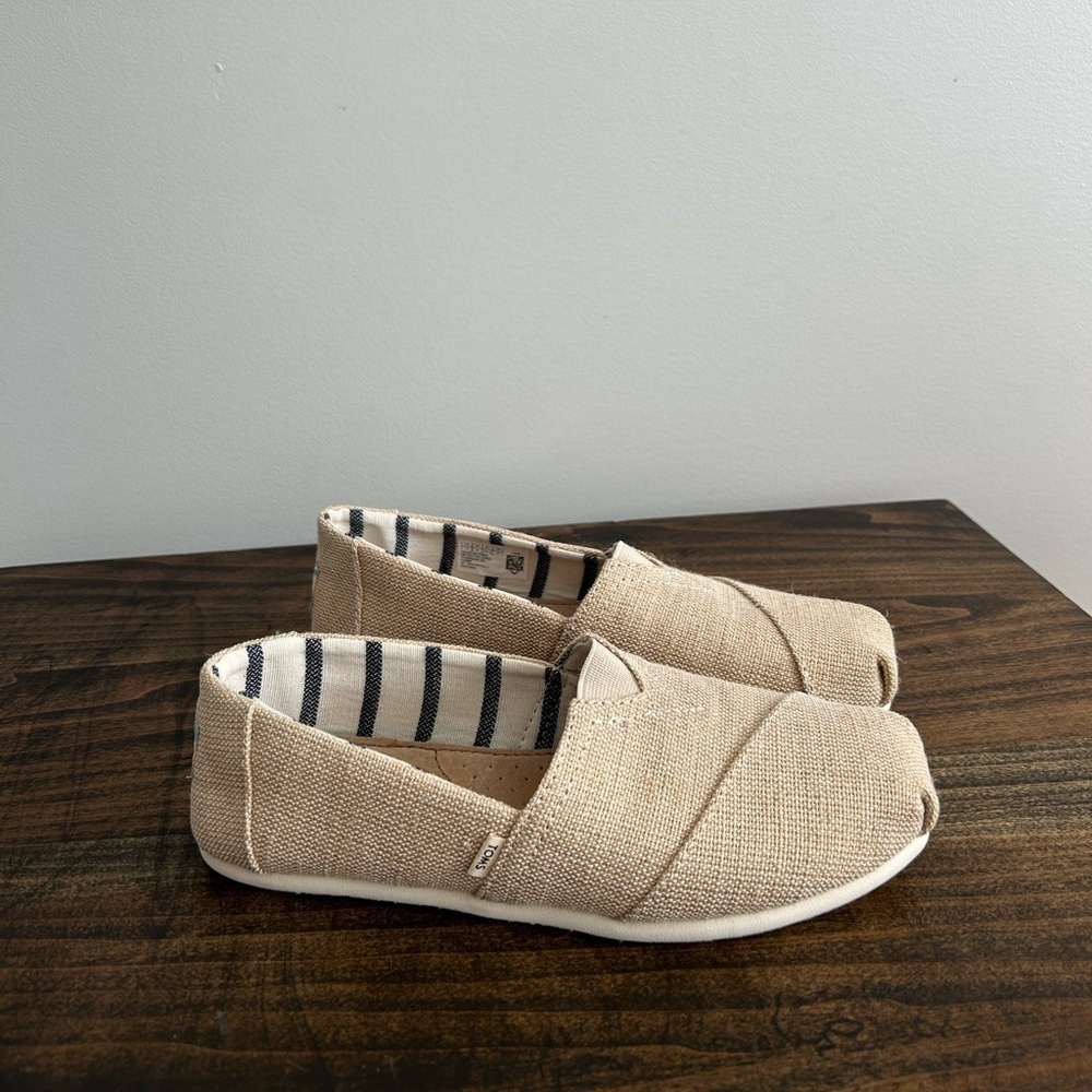 TOMS Women’s Alpargata Natural Heritage Canvas Slip on Shoes, Size 6.
